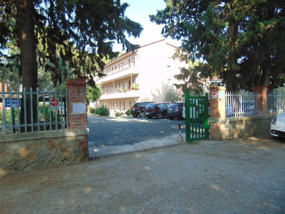 Appartamento Il Geranio Quercianella Luaran gambar
